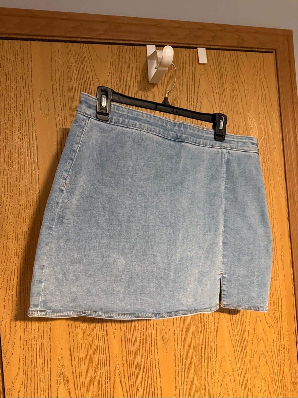 American Eagle denim skirt with shorts underneath. Size: 14
